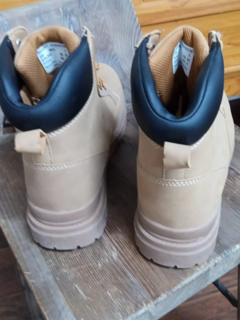New Ozark Trail Men's Size 11 Suede Boots NEW!
